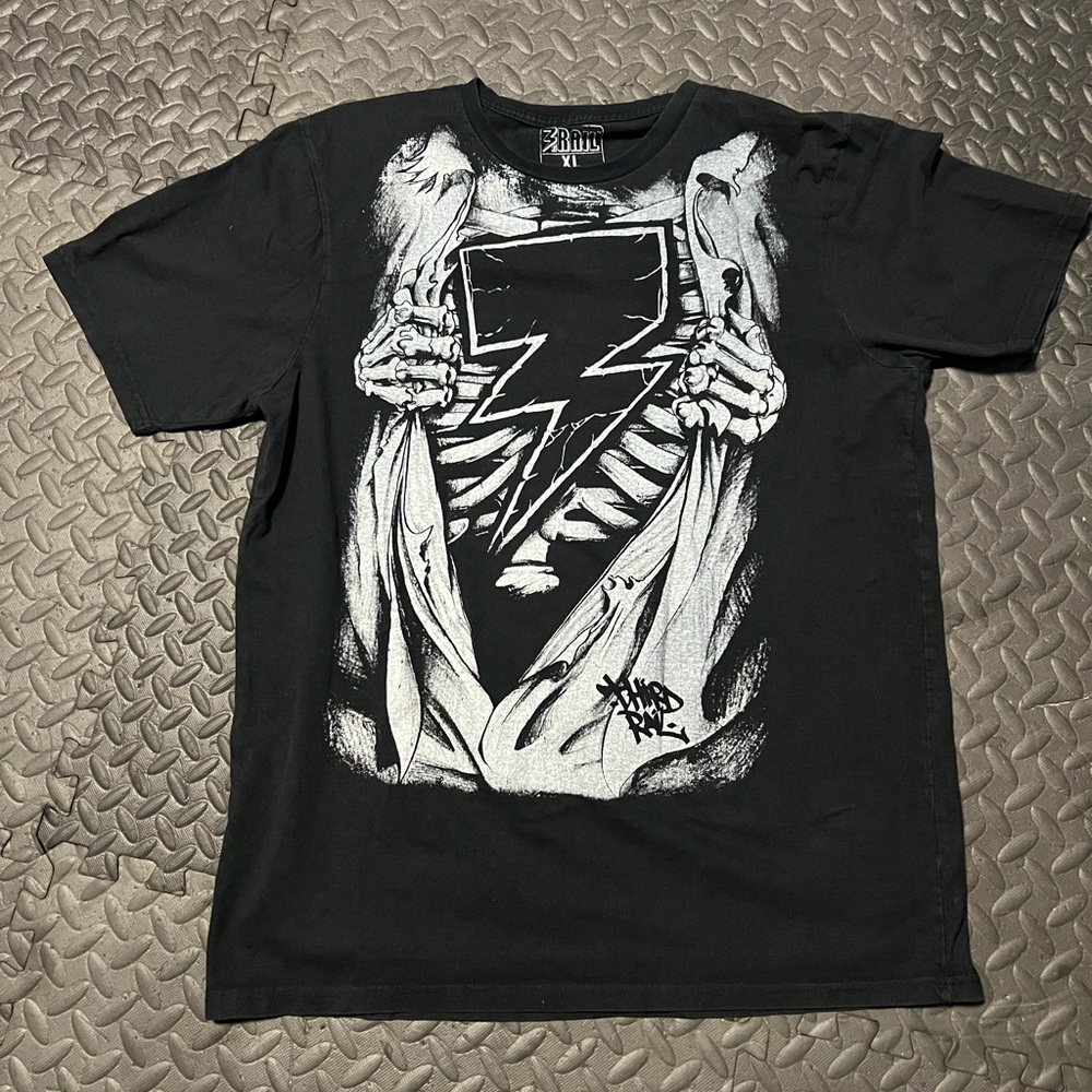 Black and White Short Sleeve Tee with Artistic Graphic